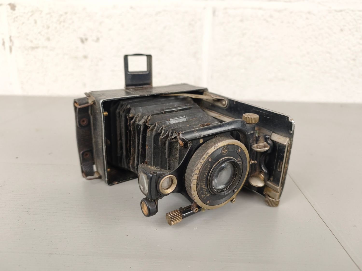 Voigtlander Avus folding camera