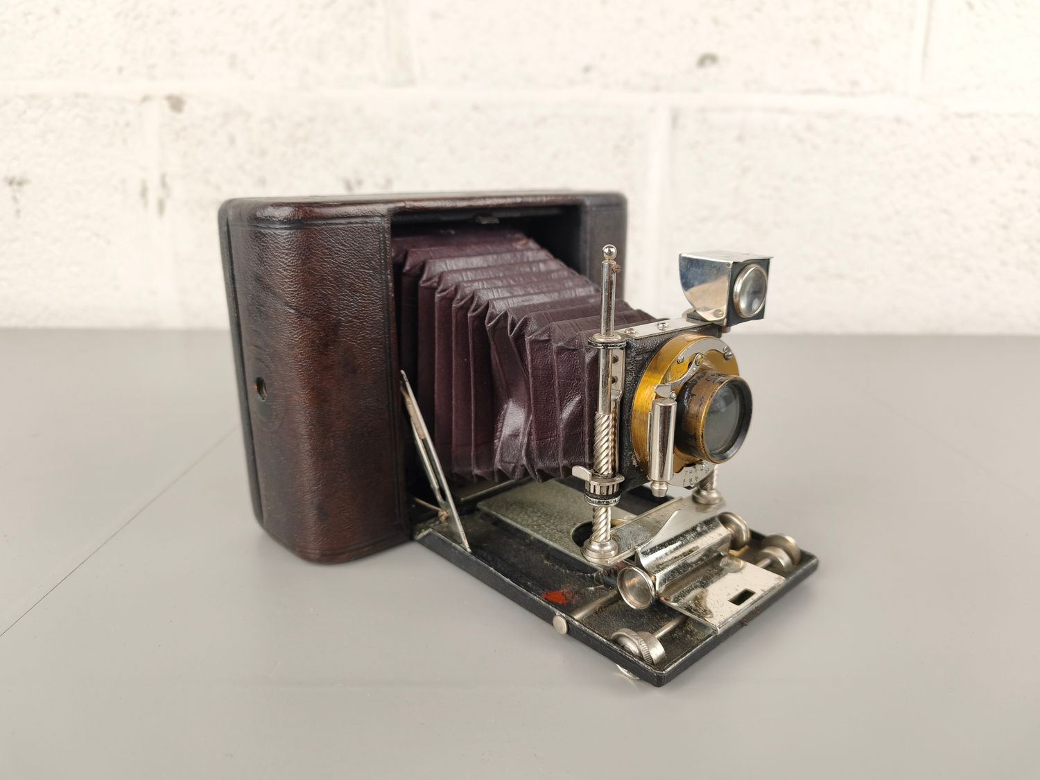 Girard Le Rêve folding camera 1902