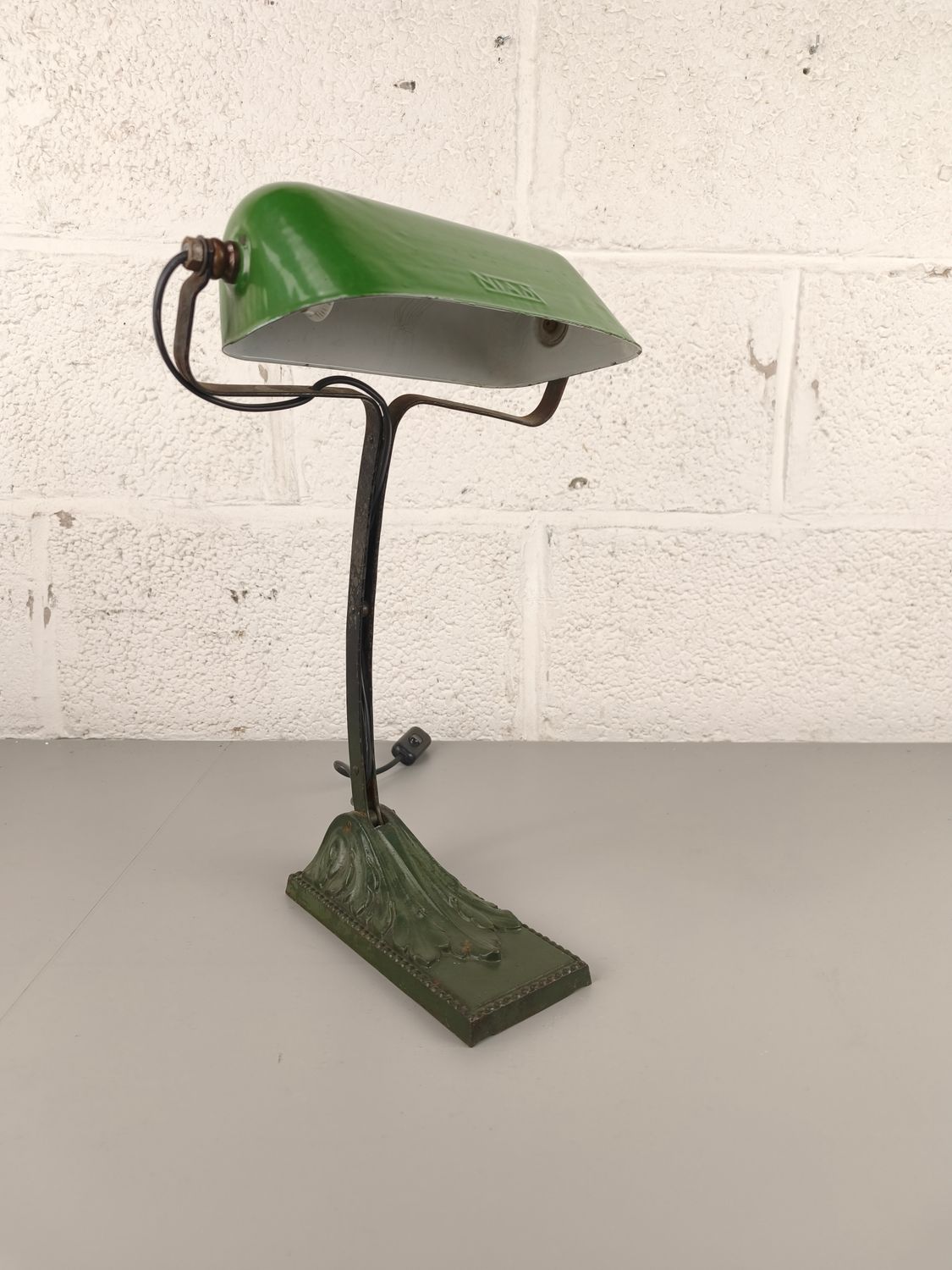 Antique Niam desk lamp
