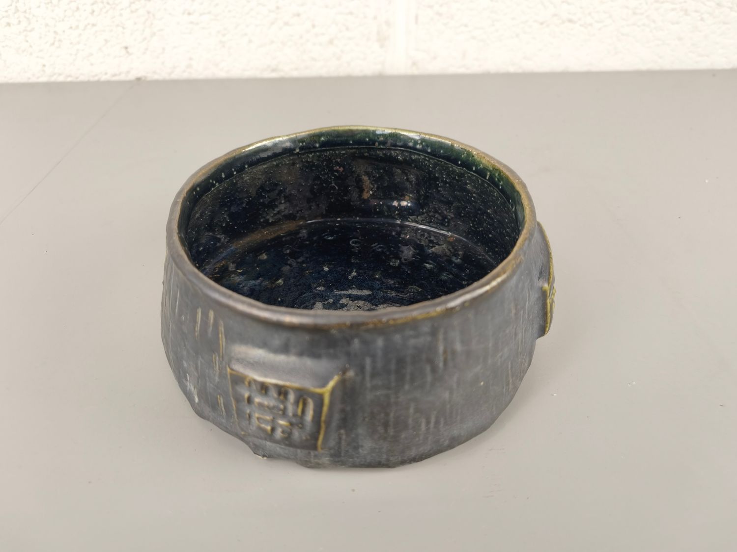Vintage ceramic bowl or vide-poche