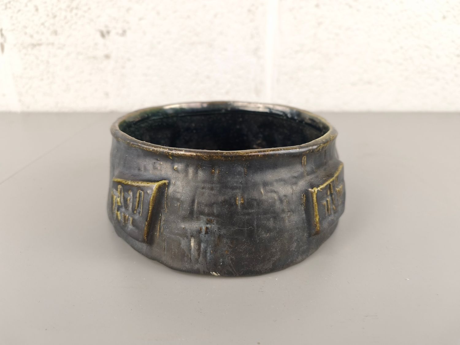 Vintage ceramic bowl or vide-poche