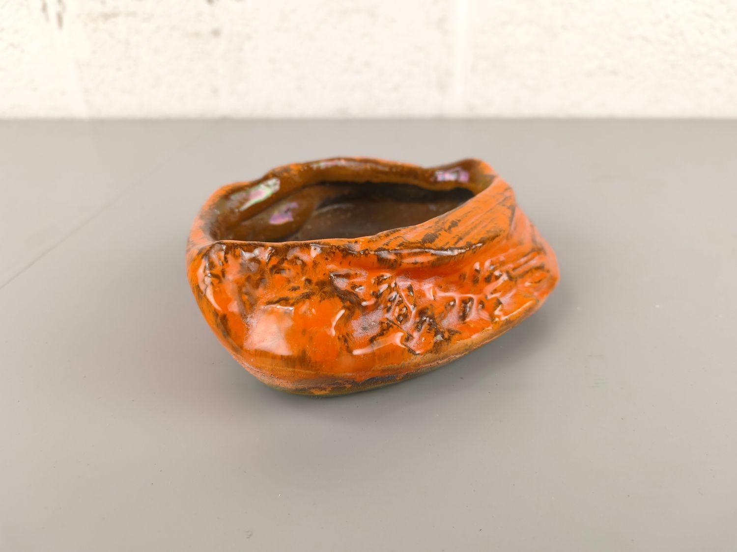 Vintage ceramic ashtray or vide-poche