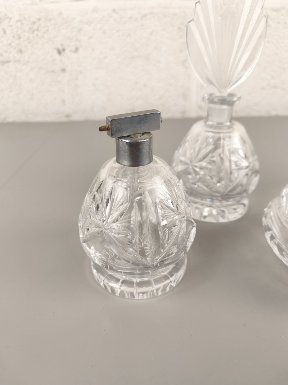 Crystal perfume set