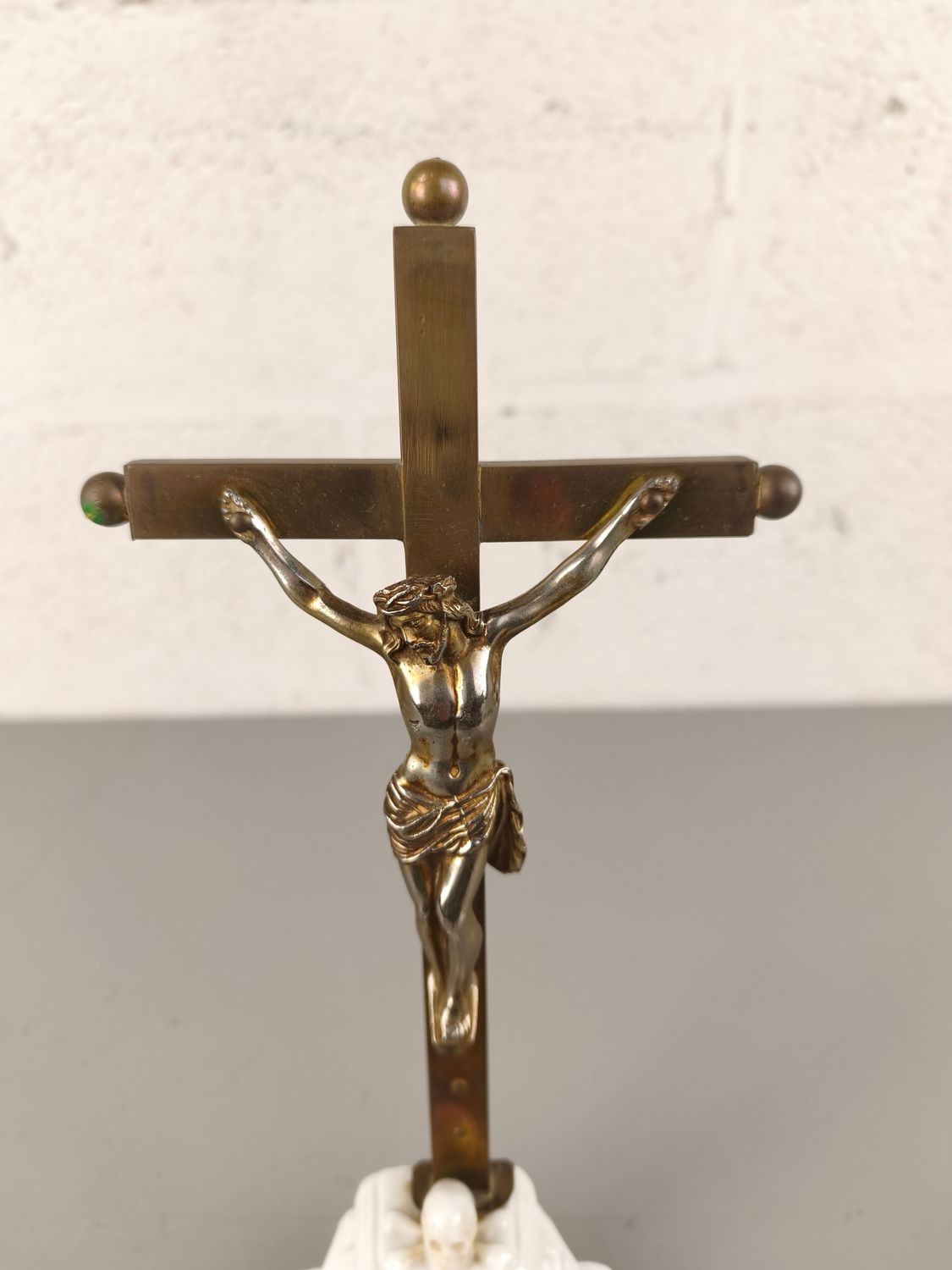 Antique crucifix in brass &amp; porcelain
