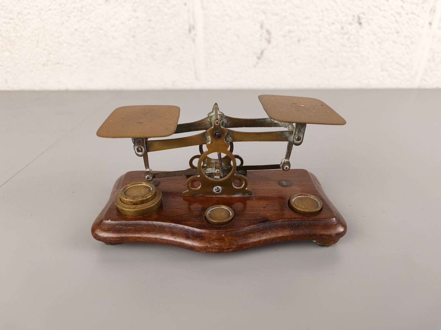 Antique letter scale