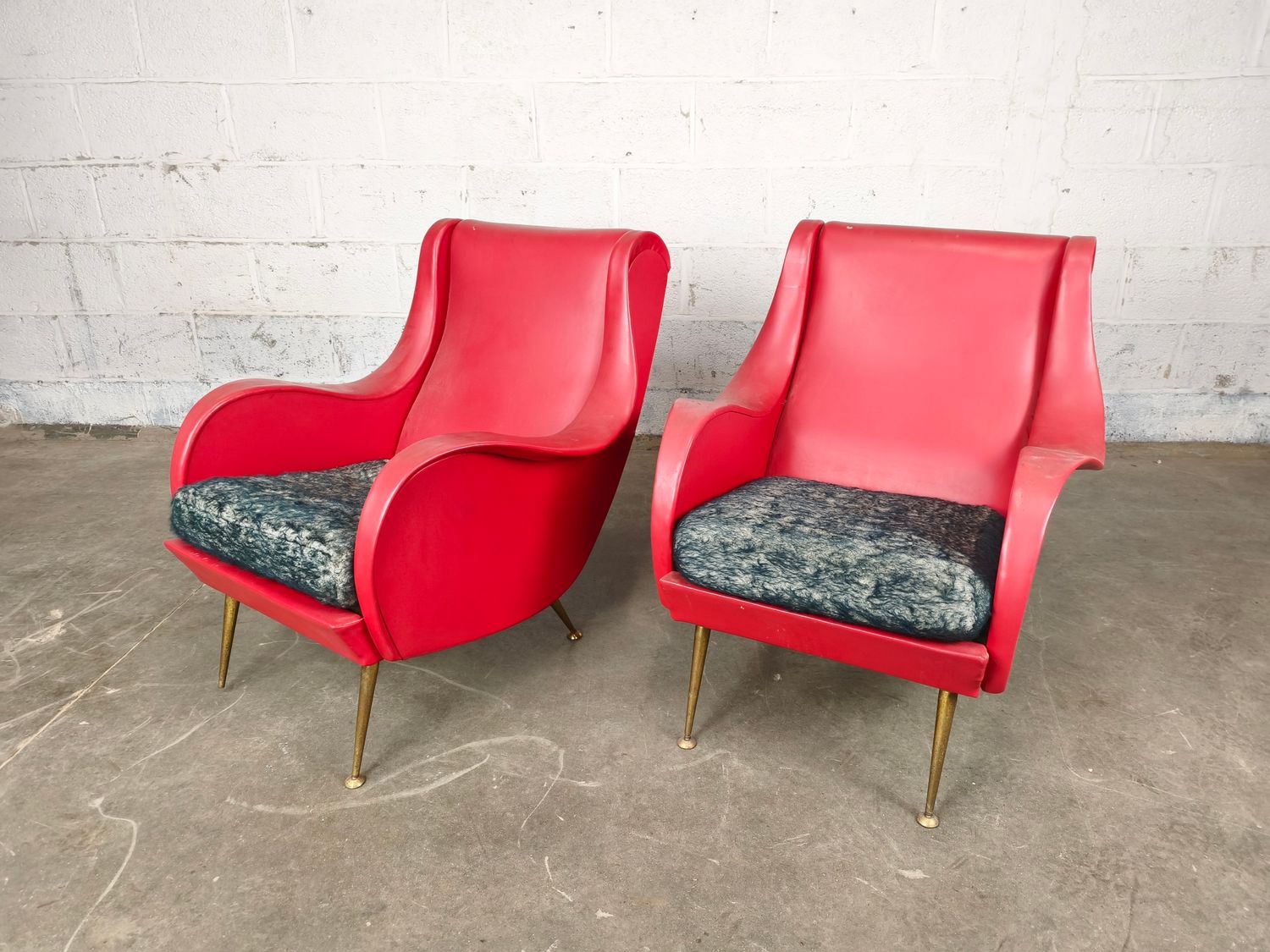 Pair of vintage armchairs 'to be restored'