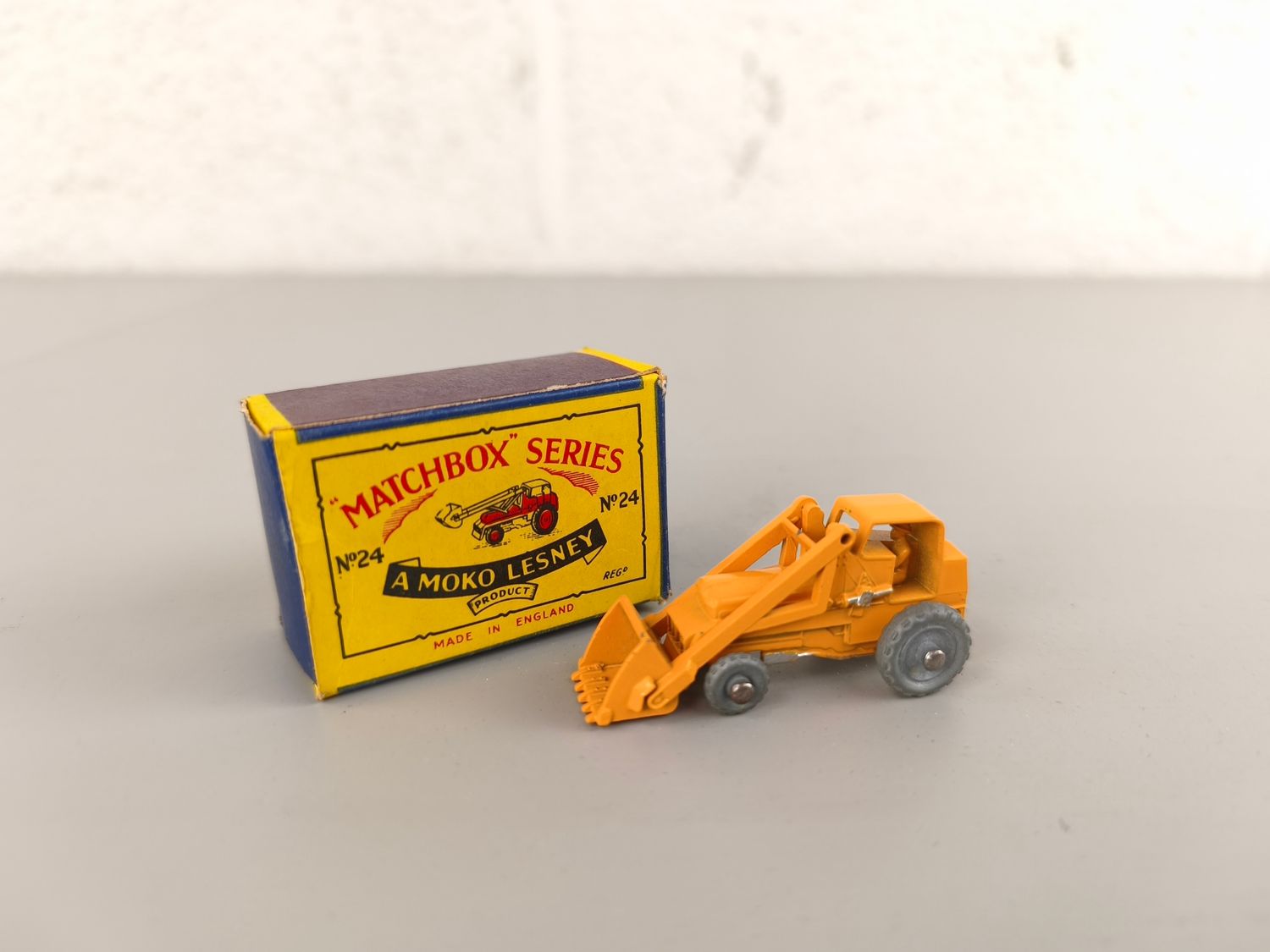 Lesney Matchbox N°24 Hydraulic excavator