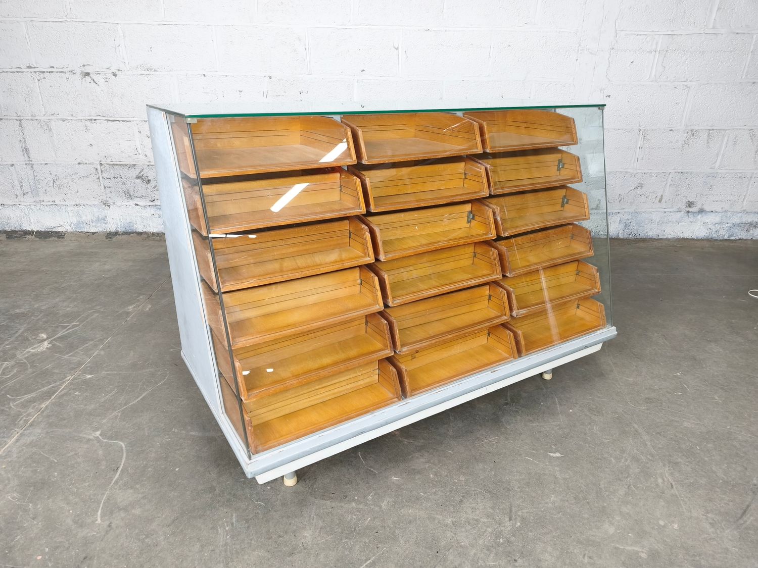 Vintage counter
