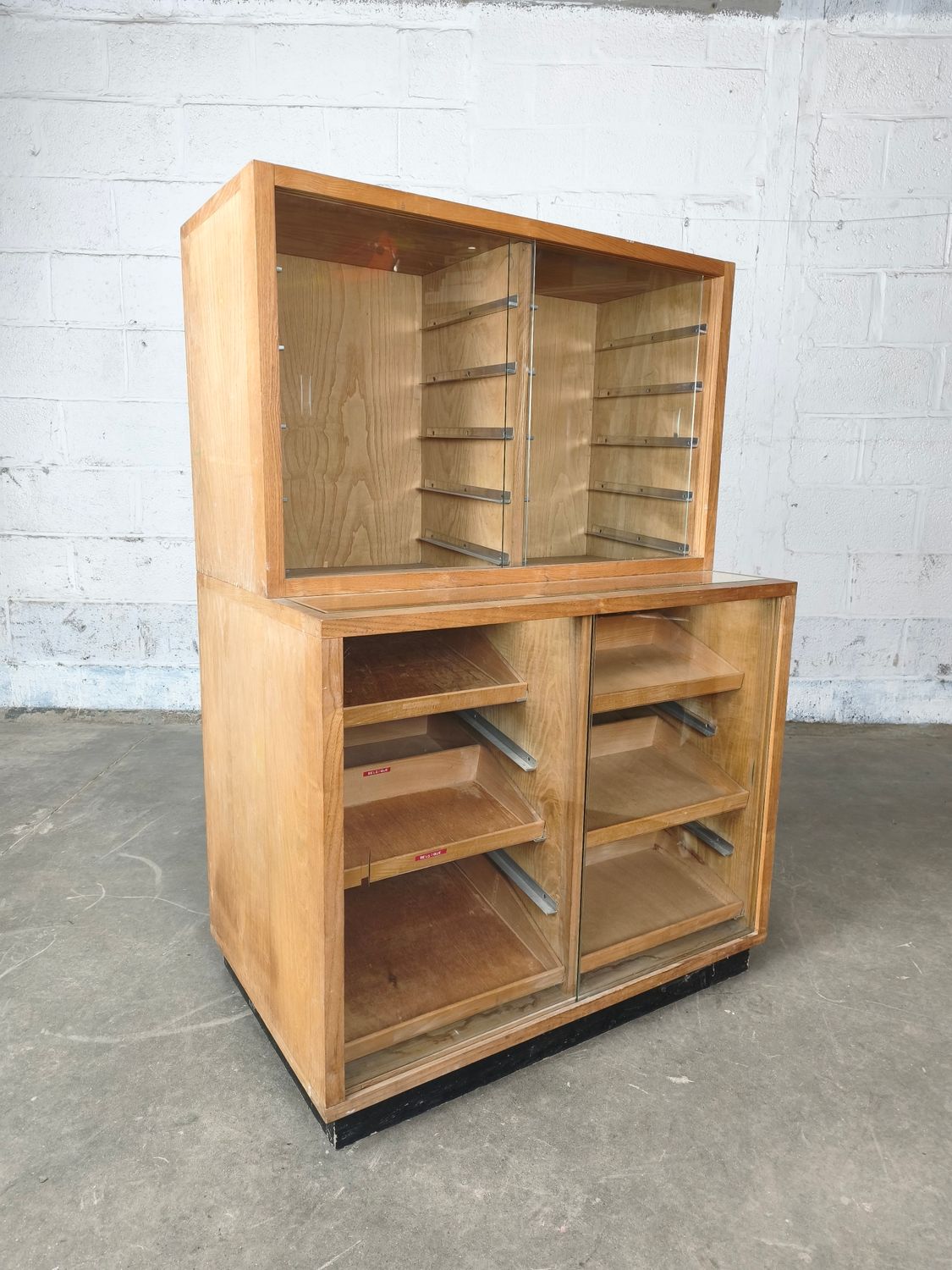 Collector's display cabinet