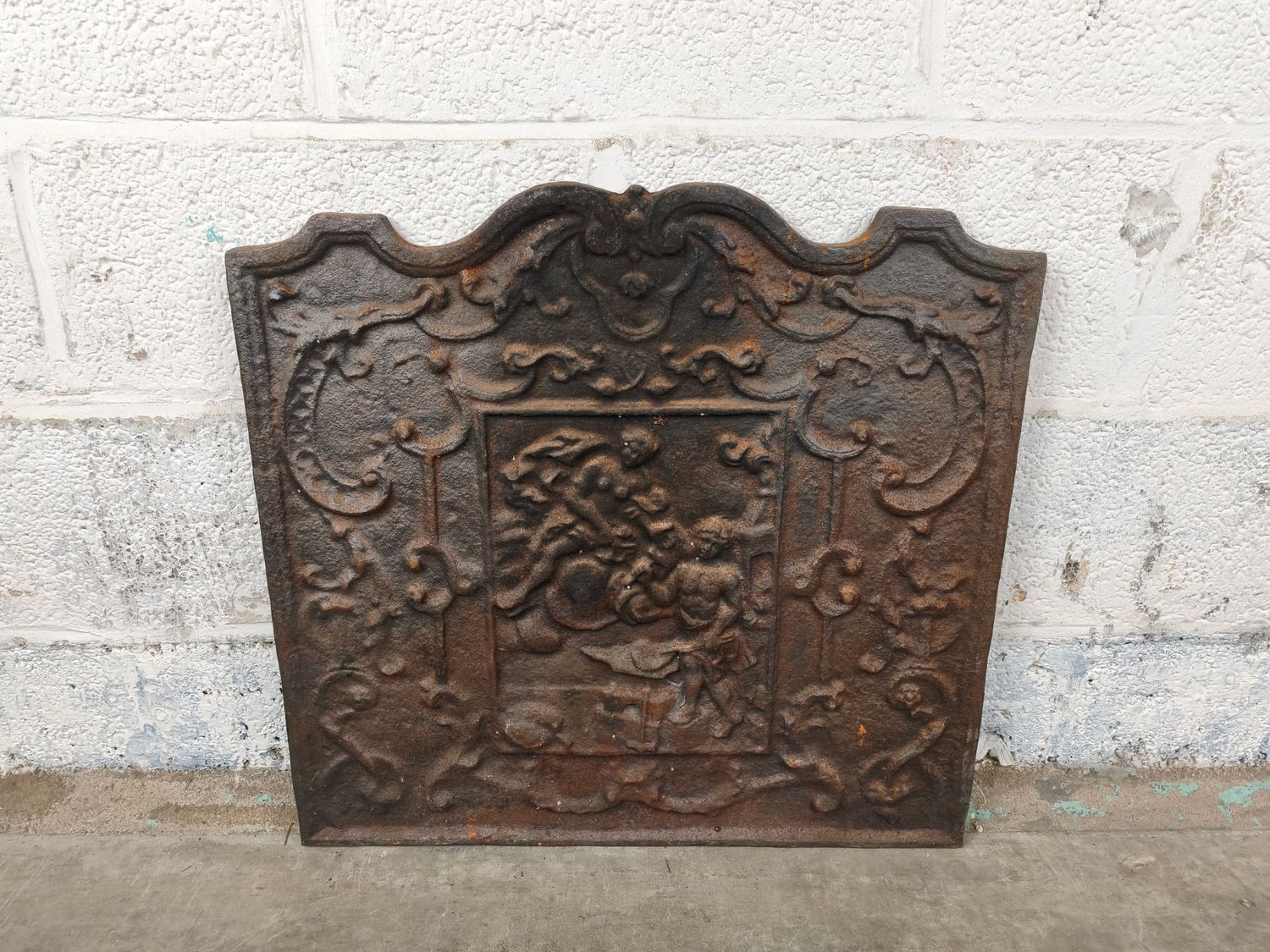 Cast iron fireplace plate