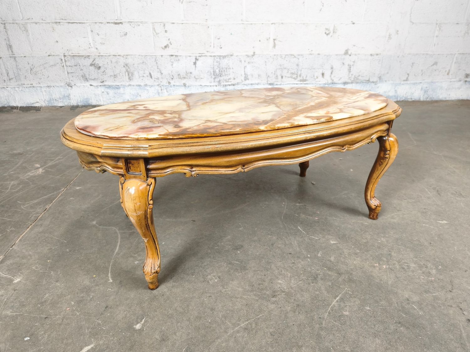 Oval coffe table in wood &amp; onyx