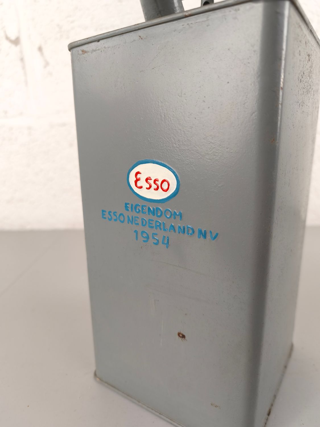 Old ESSO kerosine tin