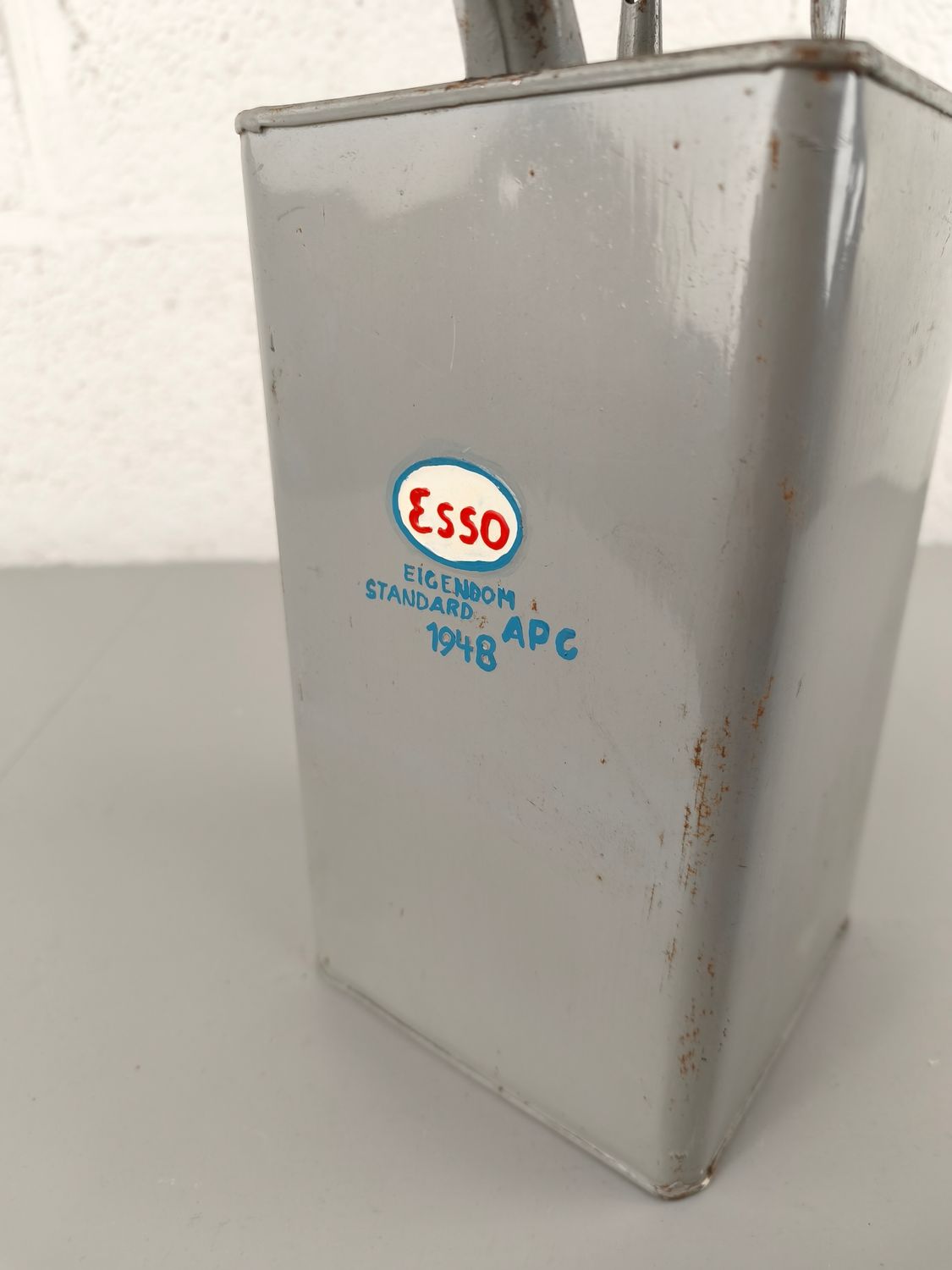Old ESSO kerosine tin