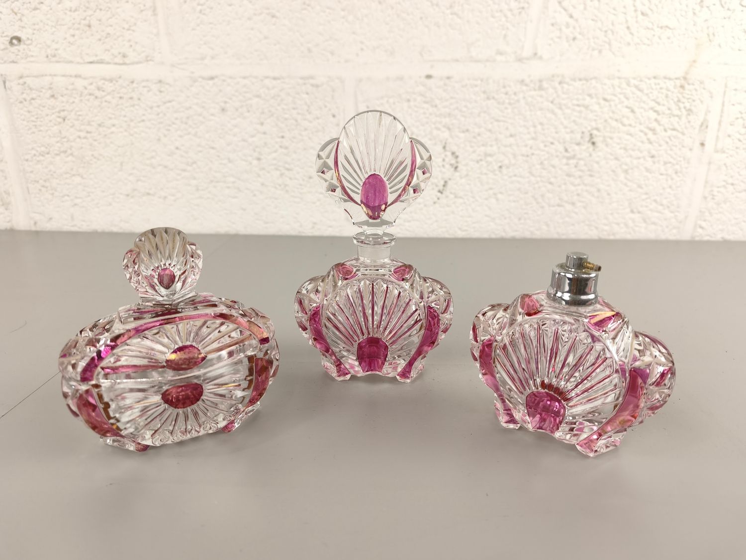 Crystal perfume set