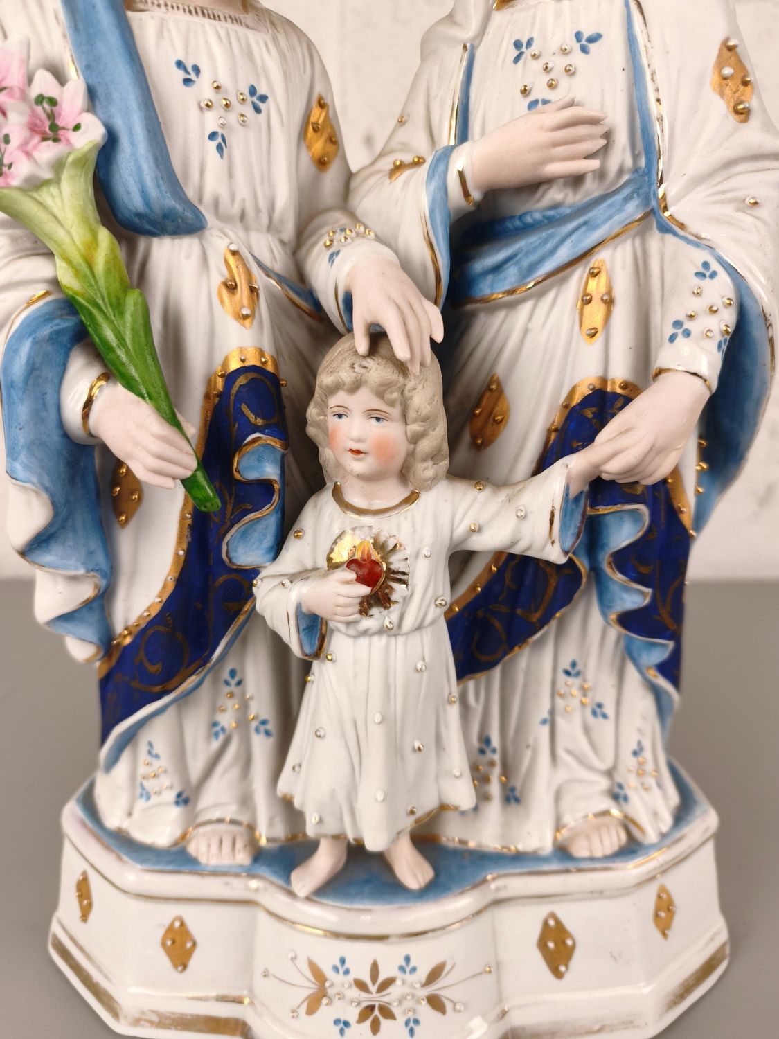 Biscuit statue of the holy family