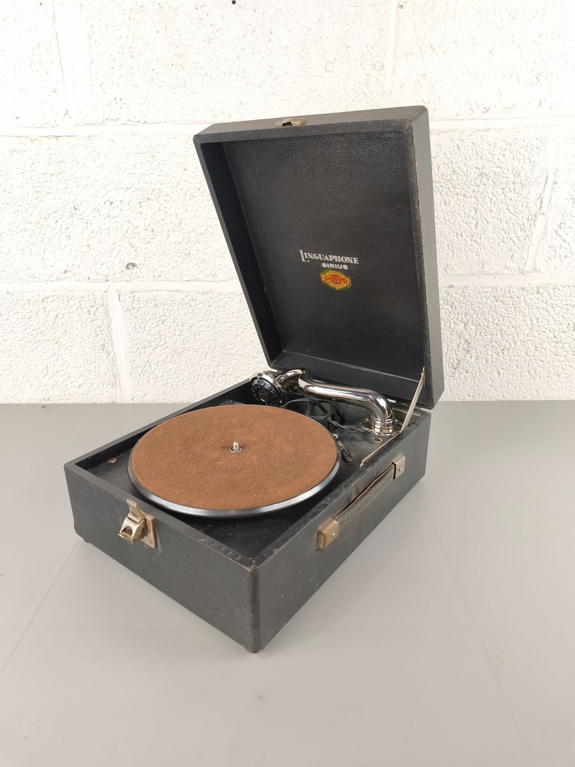 Sirius / linguaphone suitcase grammophone