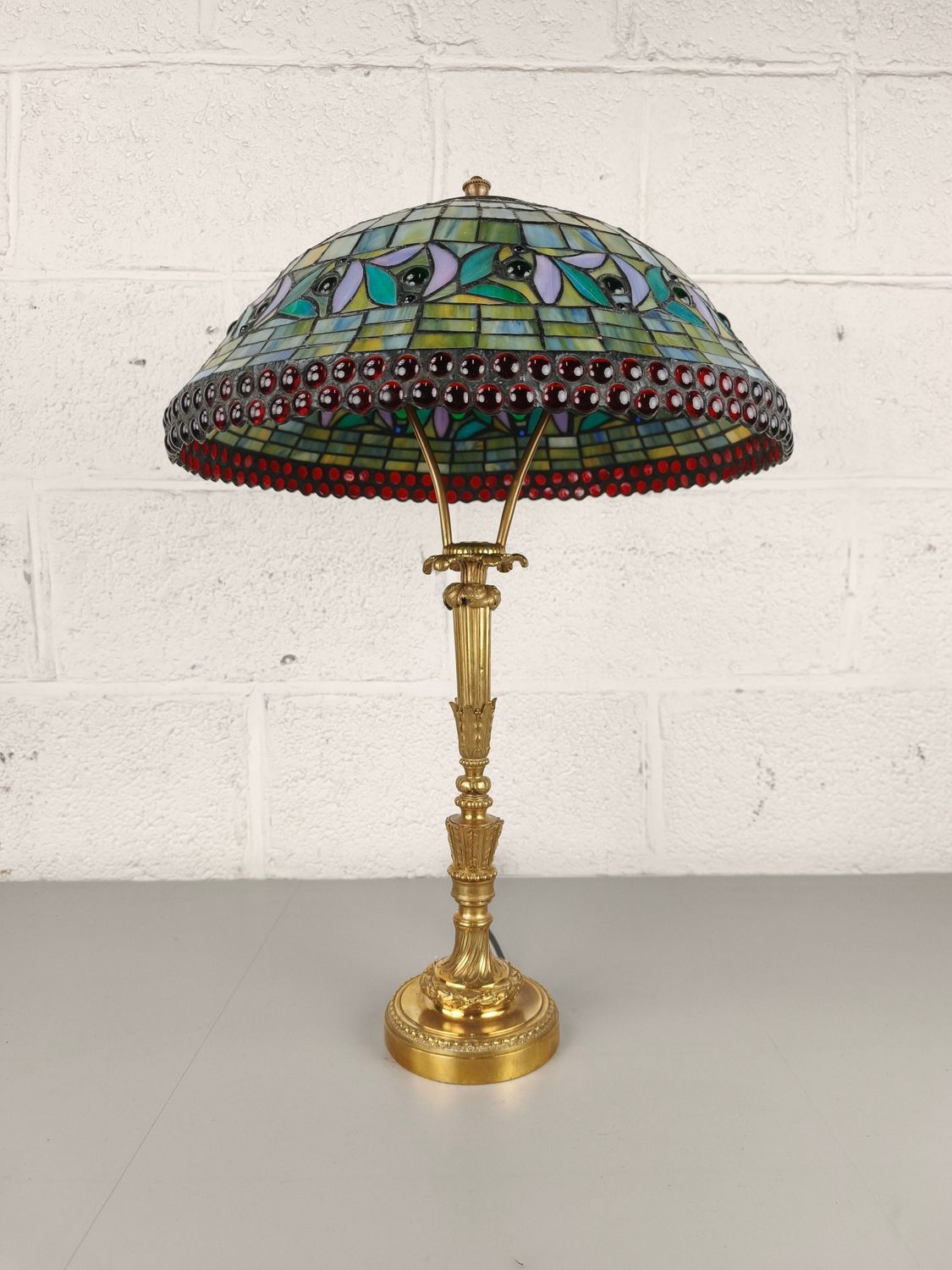 Big Tiffany lamp on bronze base