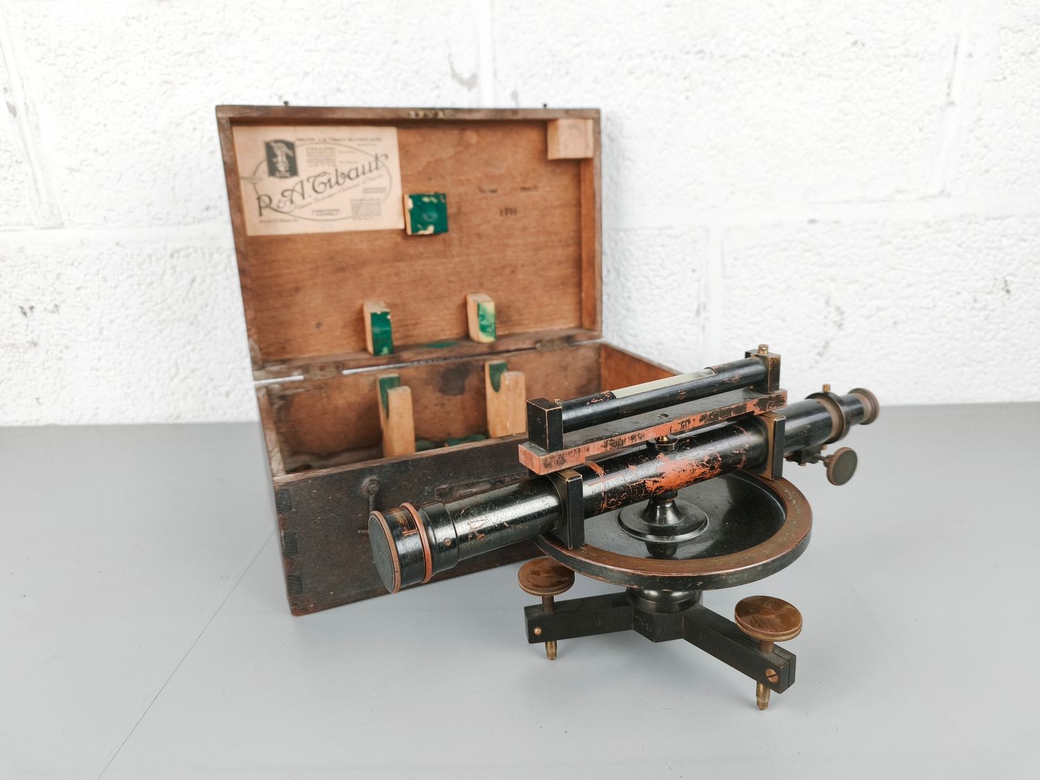 Surveyor's instrument R &amp; A. Tibaut