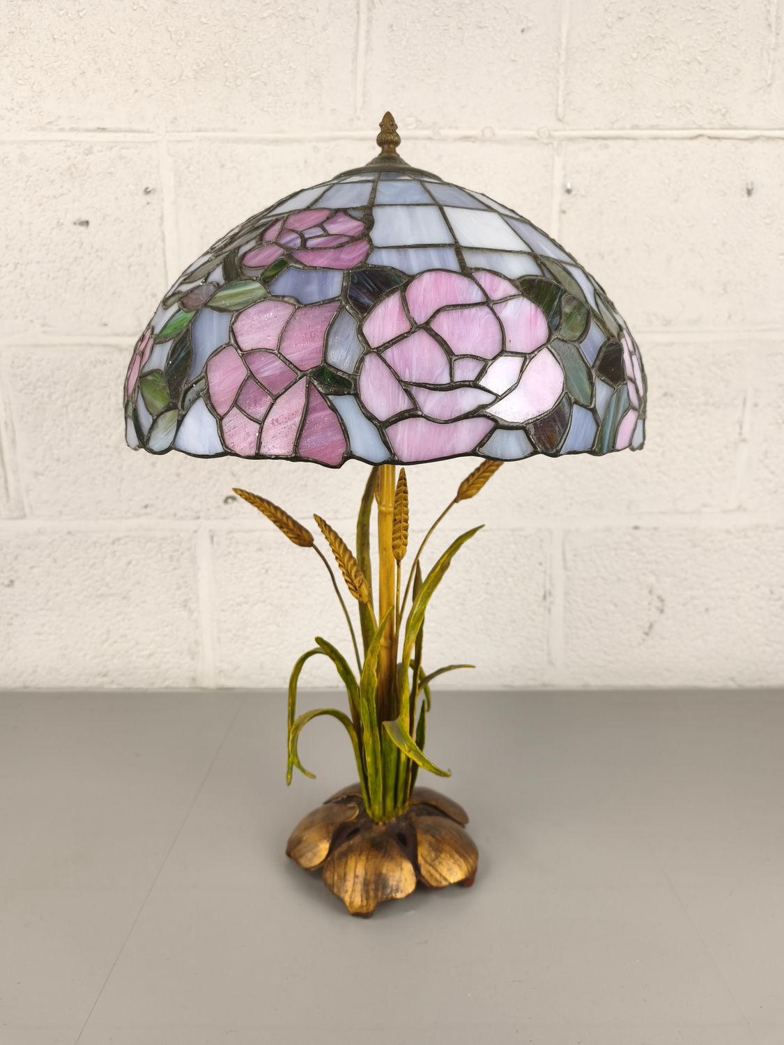 Big Tiffany lamp with flowers