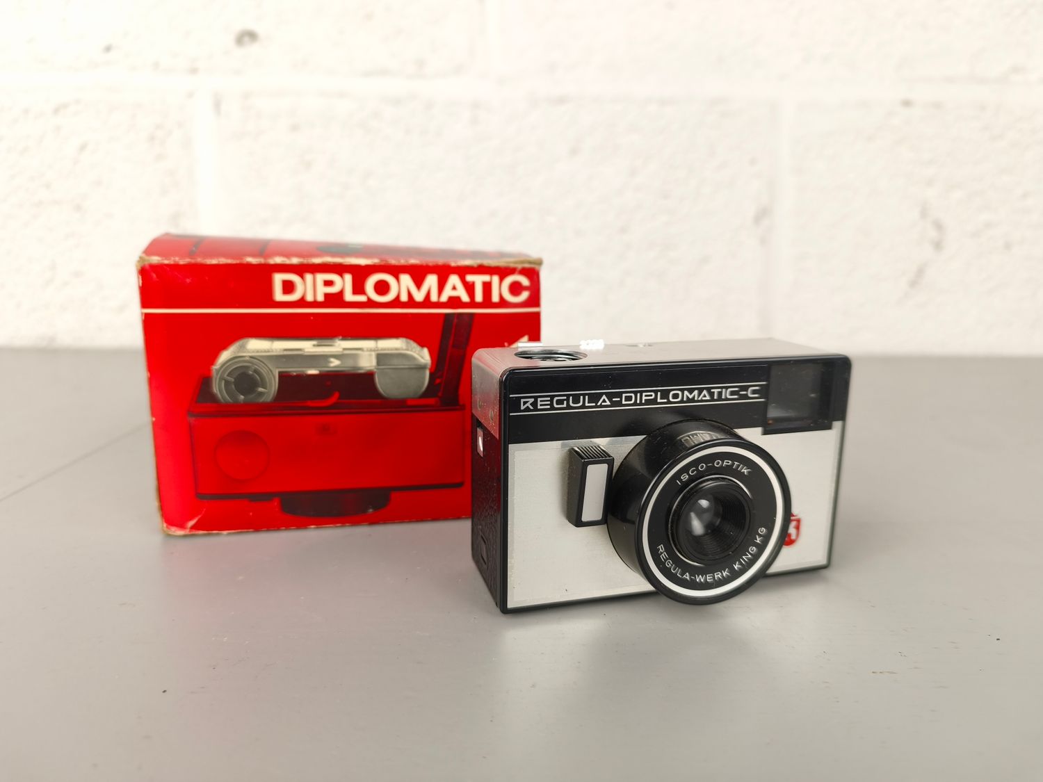 Vintage Regula Diplomatic camera