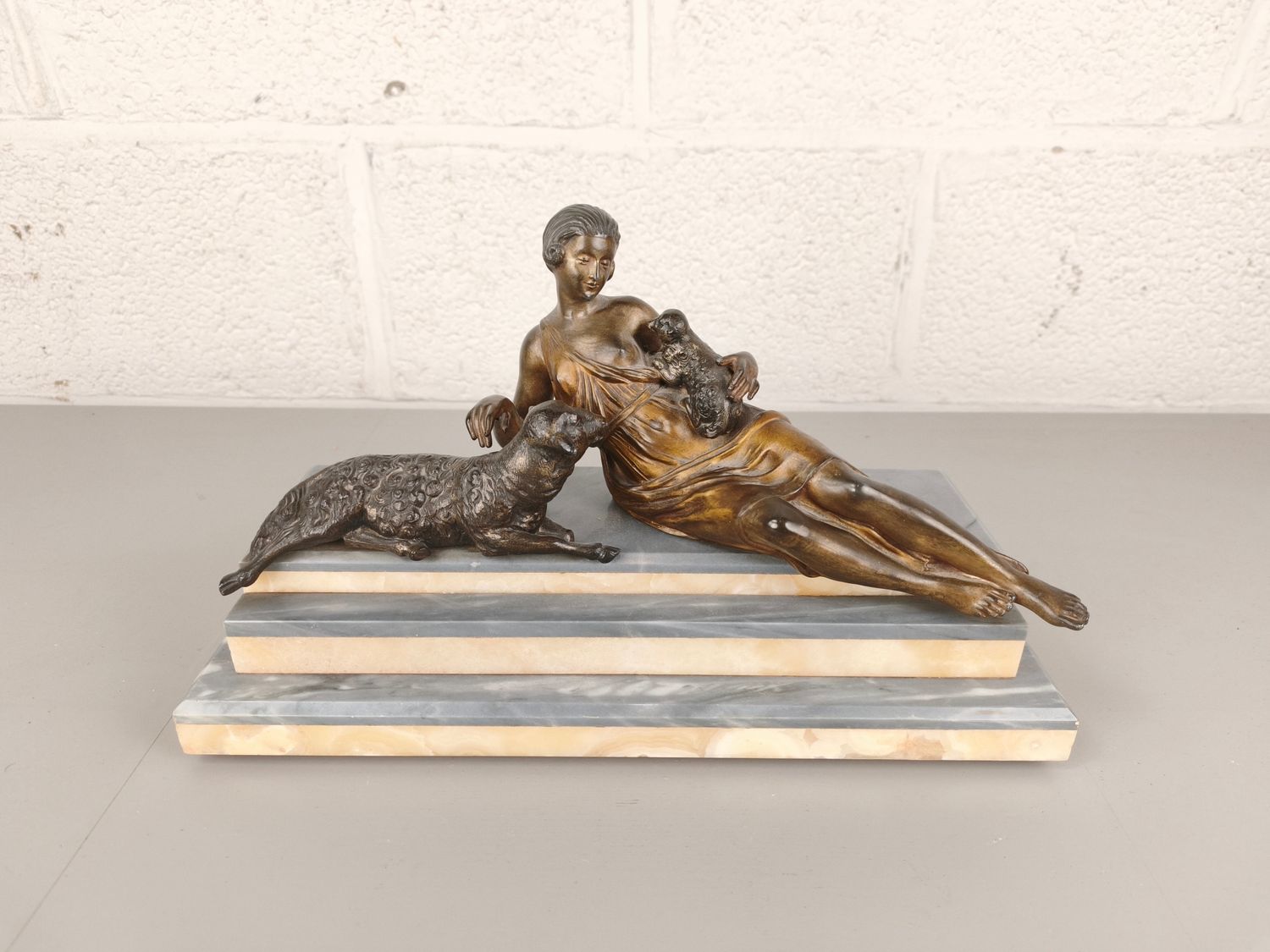Art deco statue Ruffony