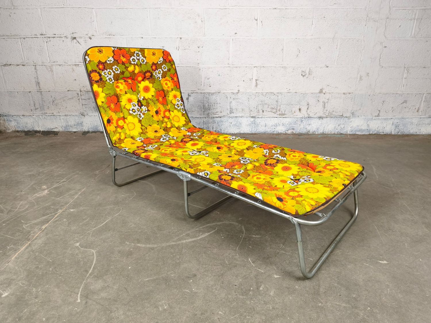 Vintage daybed / sunbed