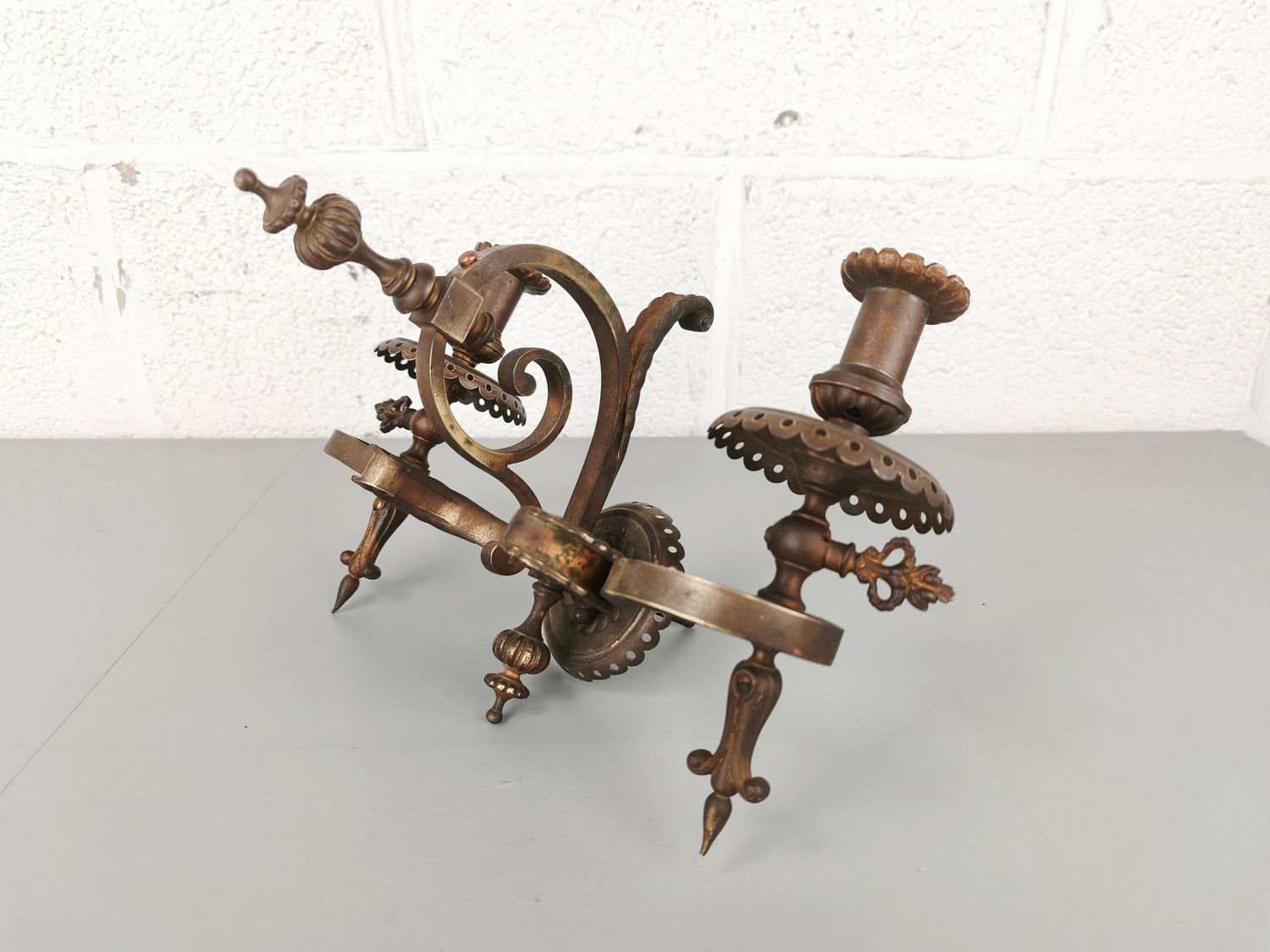 Antique bronze wall light