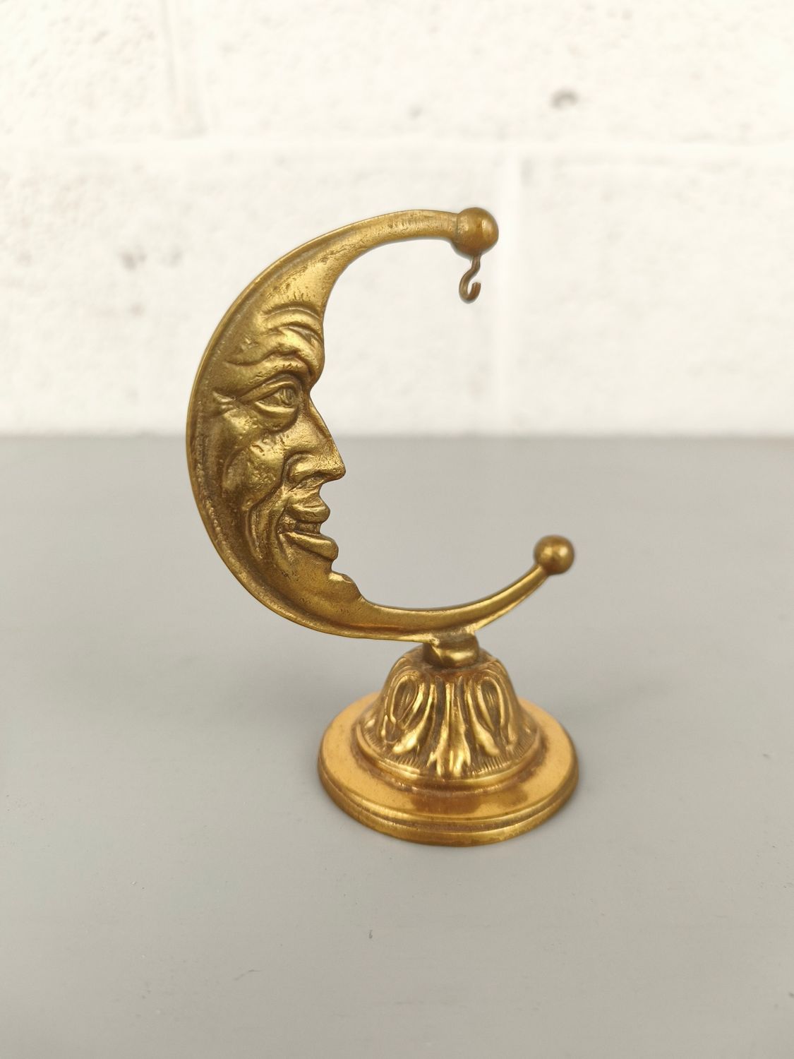 Pocket watch stand