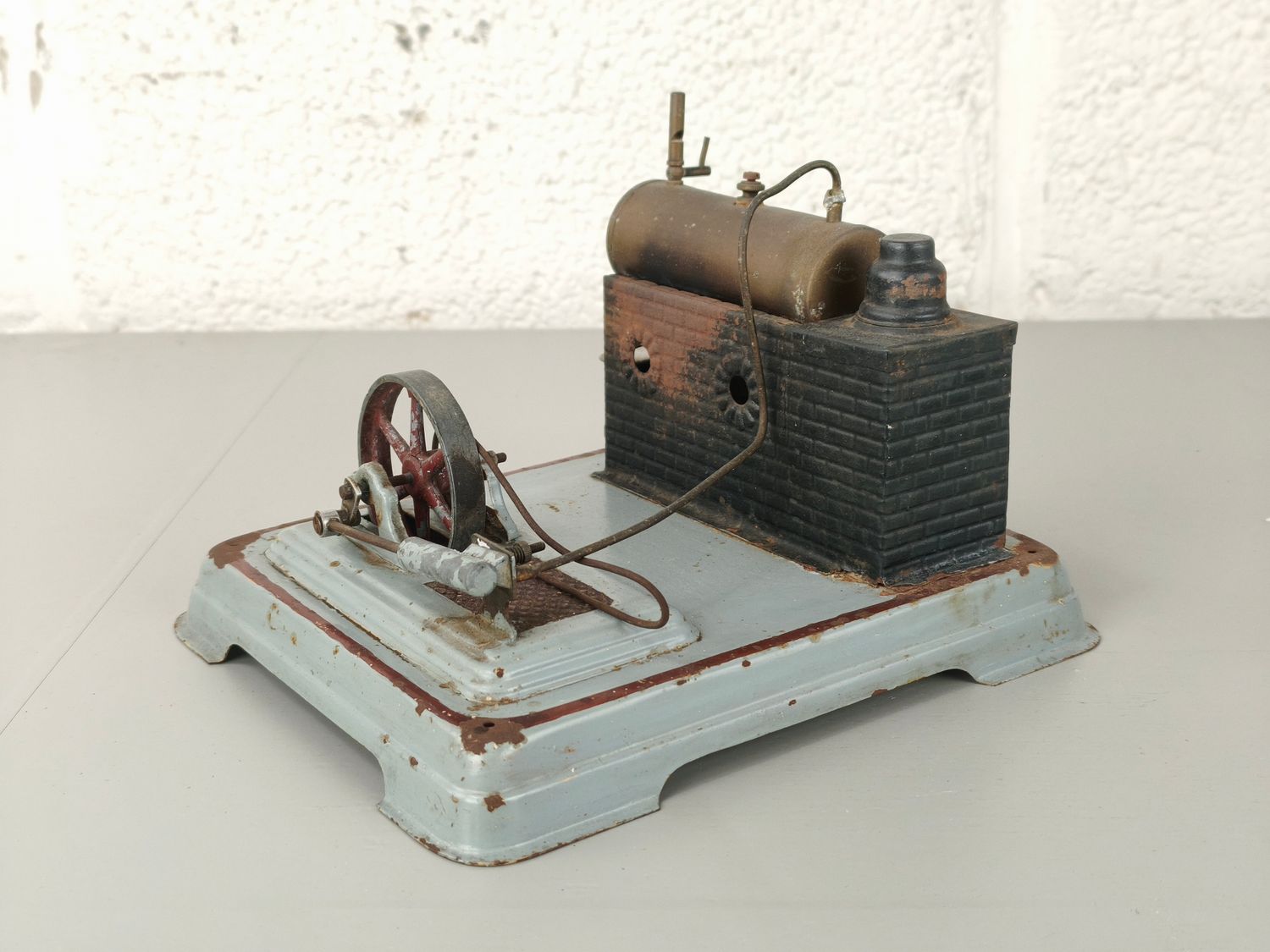 Vintage steam engine by fleischmann