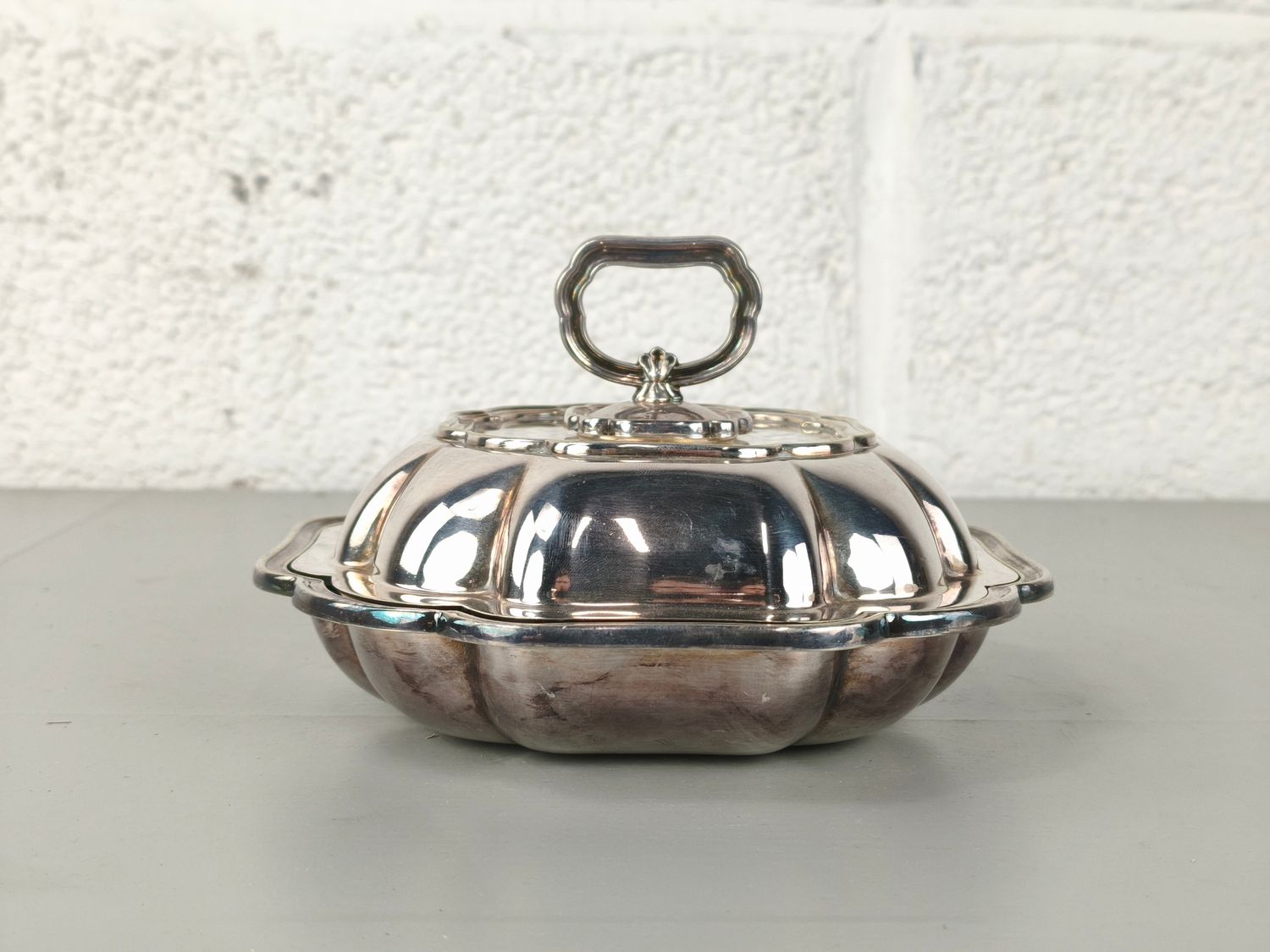 Silver-plated dish Hawksworth, Eyre &amp; Co