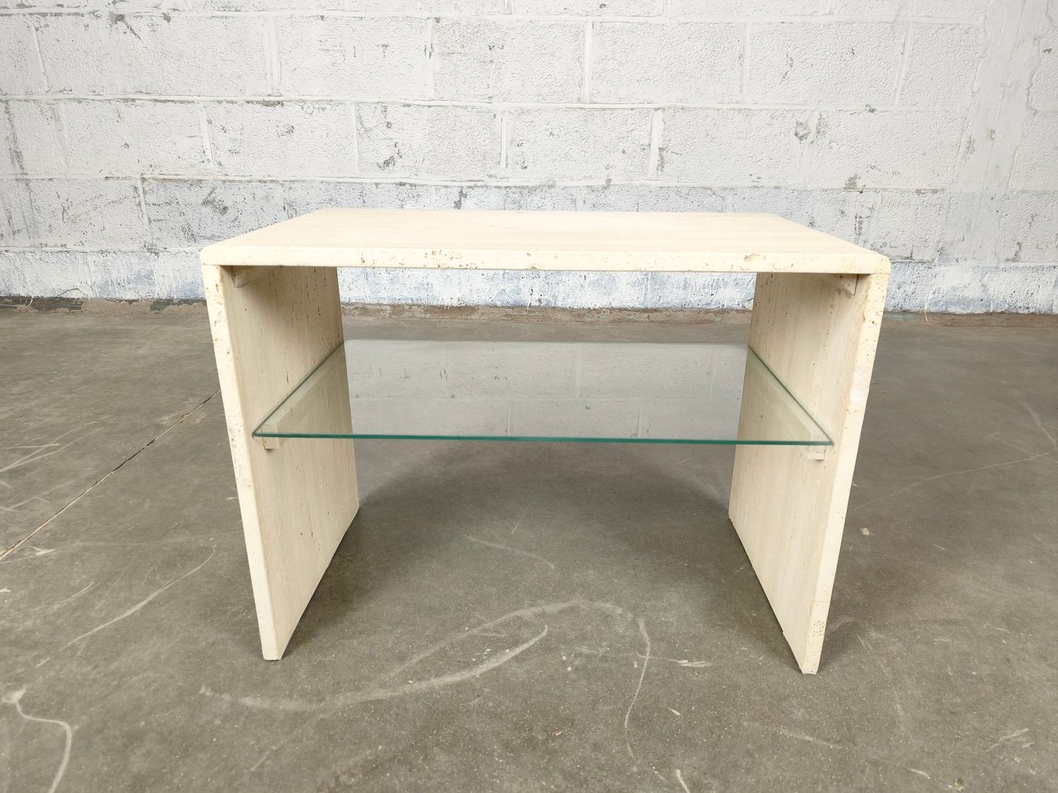 Travetin side table
