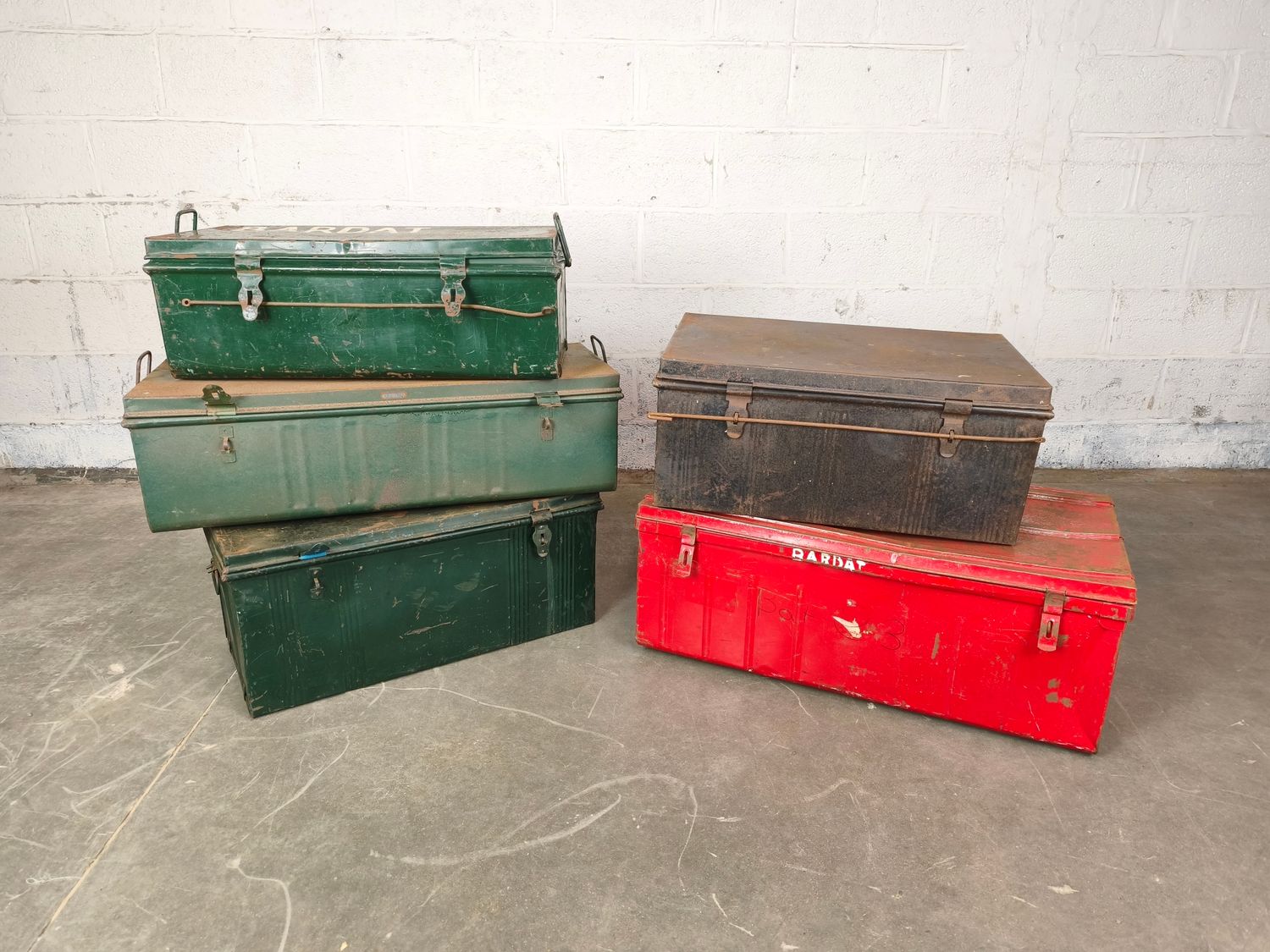5 metal chests