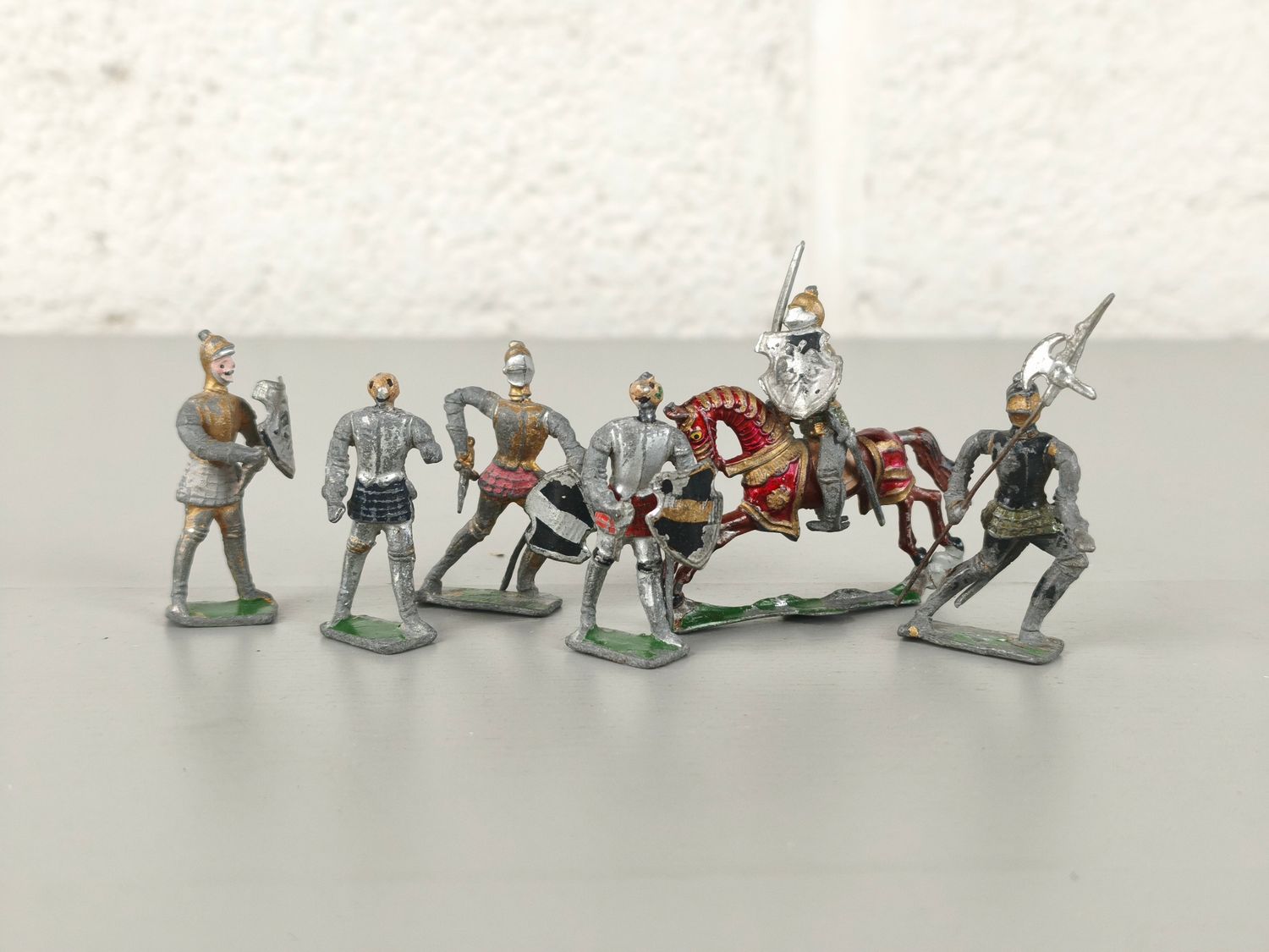 6 tin knights