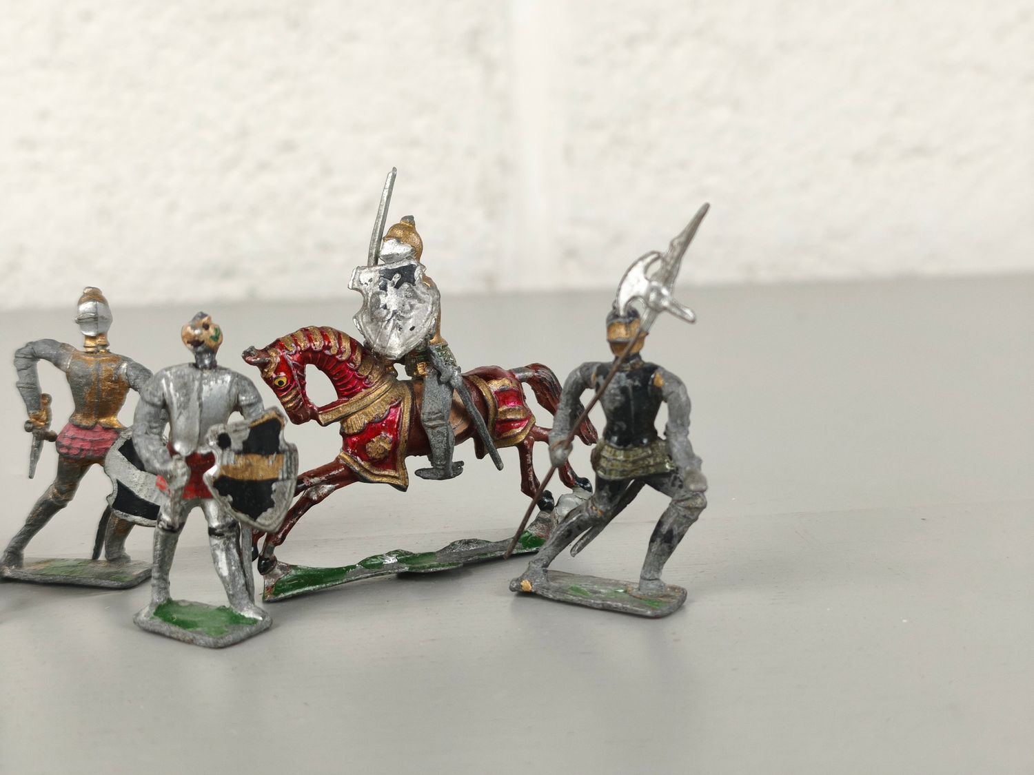 6 tin knights