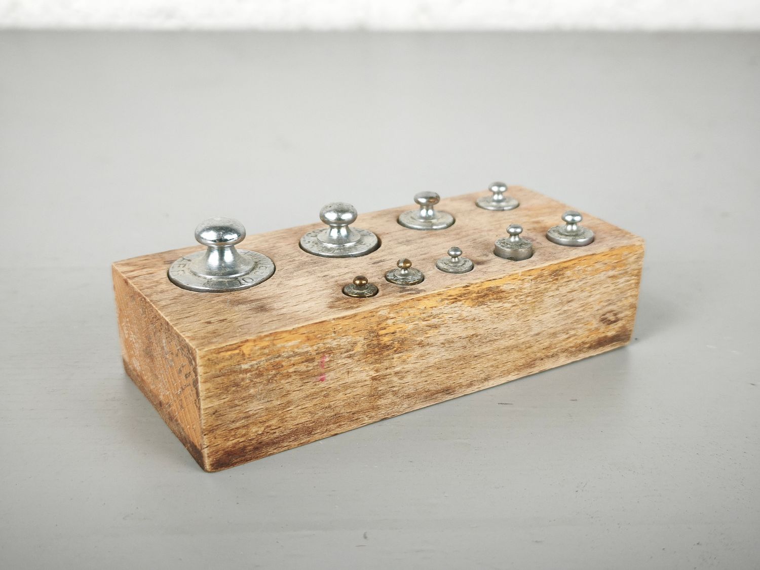 Complete set of weights