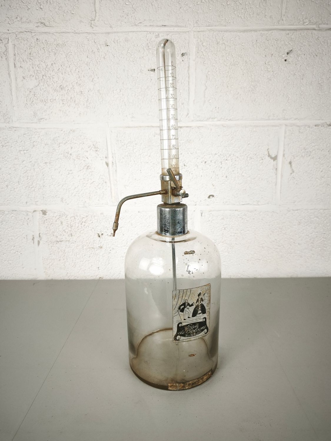 Eau de cologne dispenser