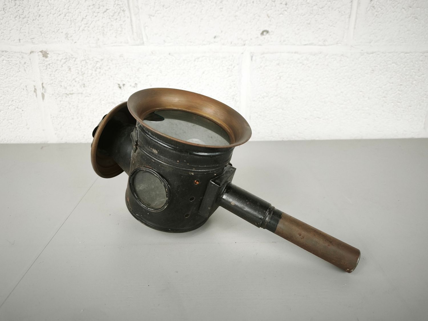 Antique carriage lamp