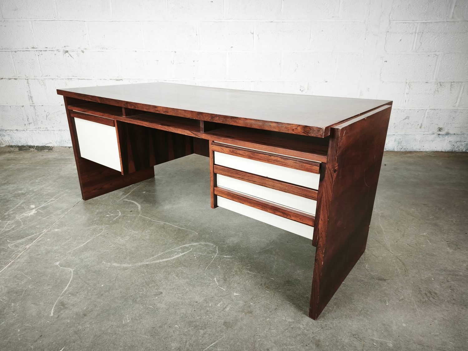 Vintage desk by V-Form