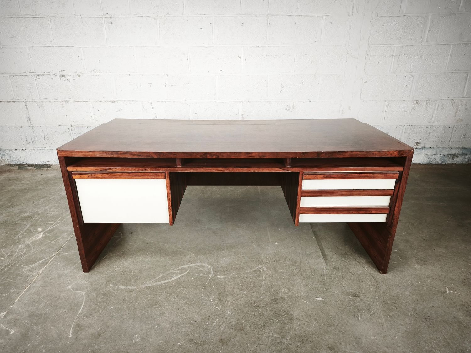 Vintage desk by V-Form
