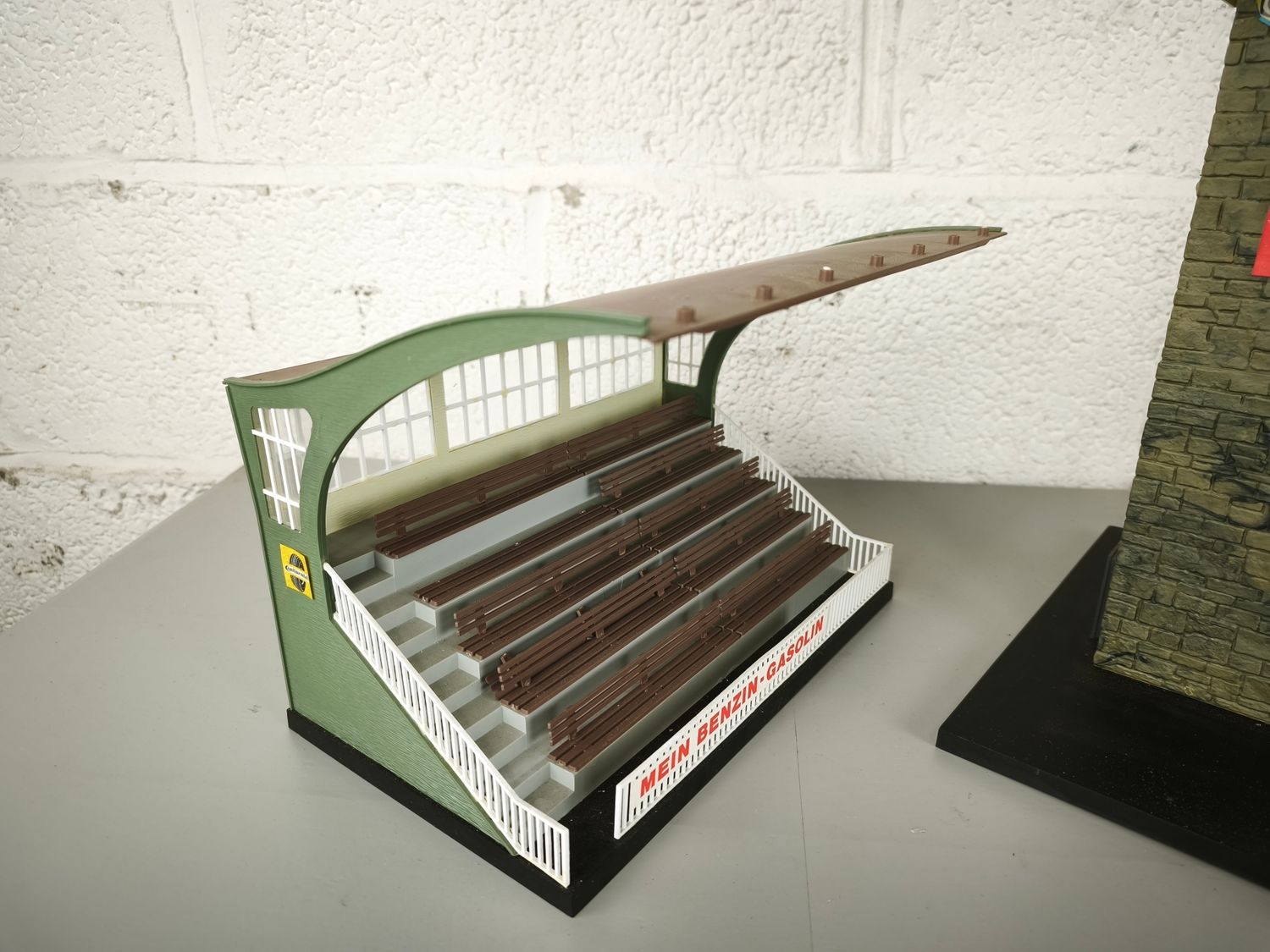 3 miniature racetrack models