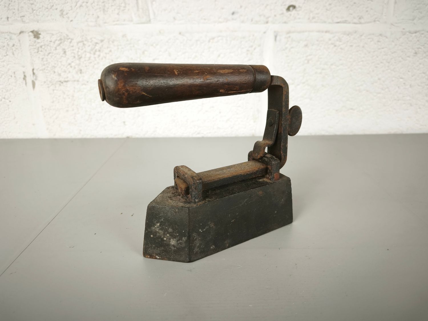 Antique gas iron