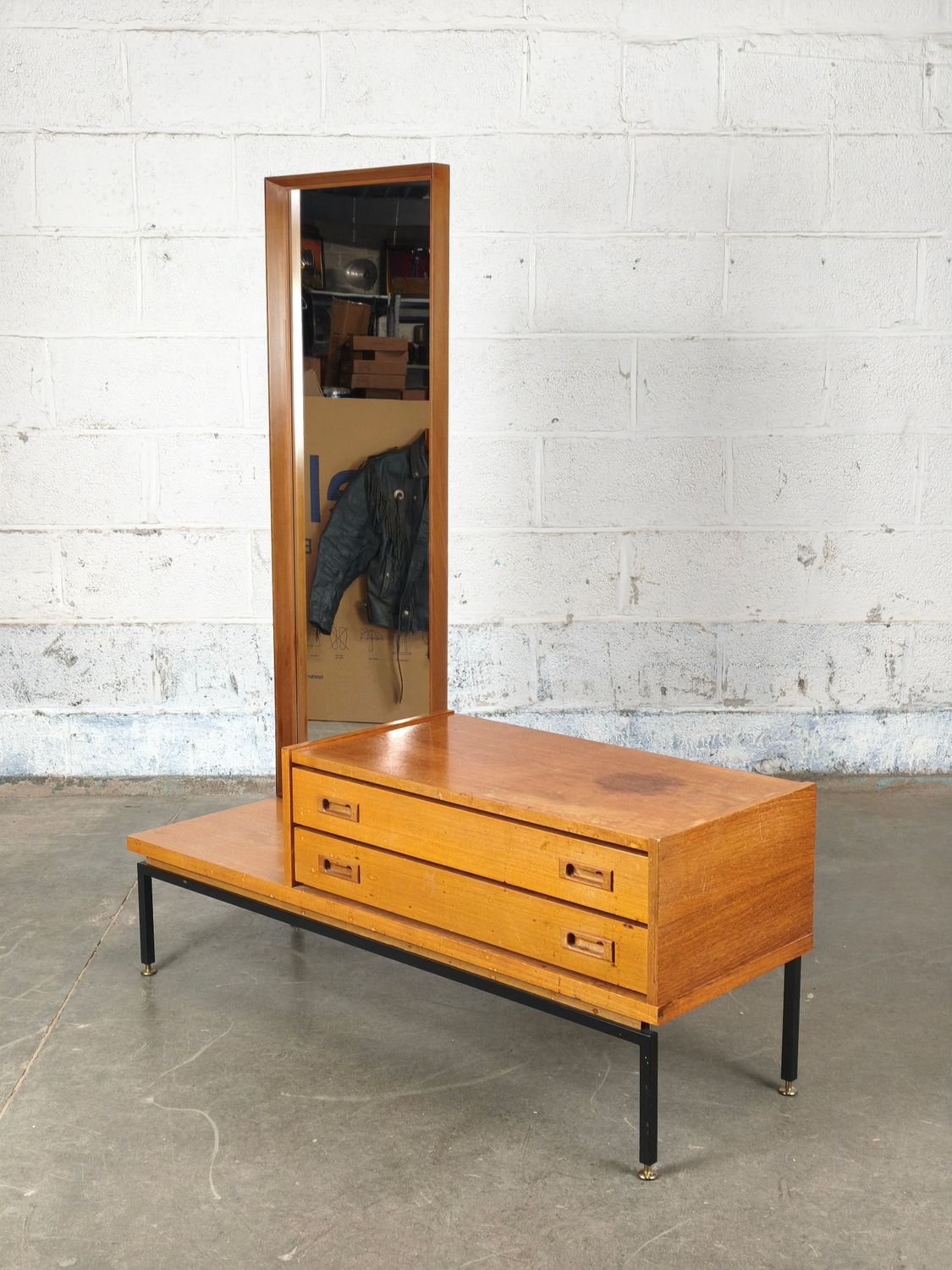 Vintage dressing cabinet