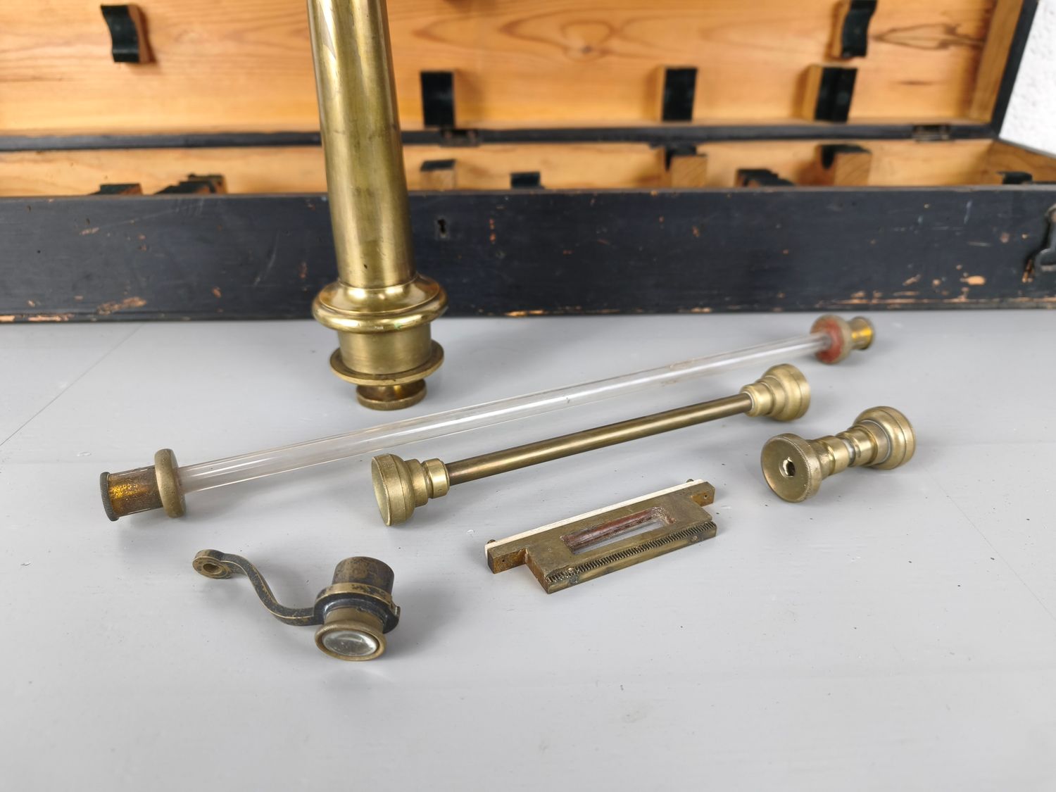 Antique saccharimeter