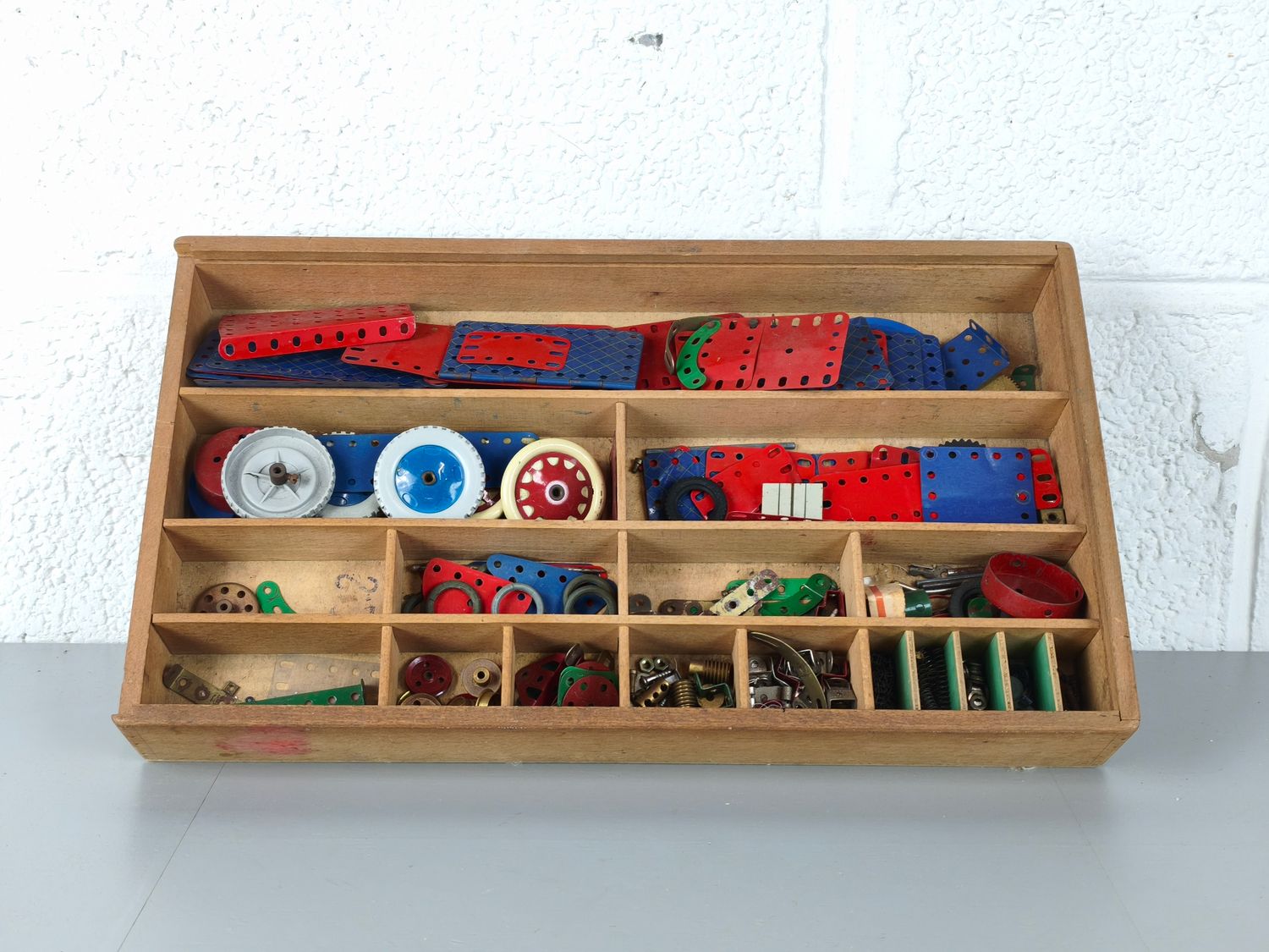 Vintage Meccano parts
