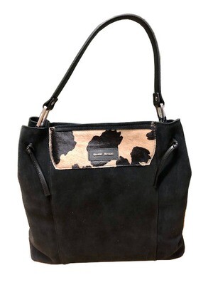 Carol J Schoudertas by Gianni Notaro