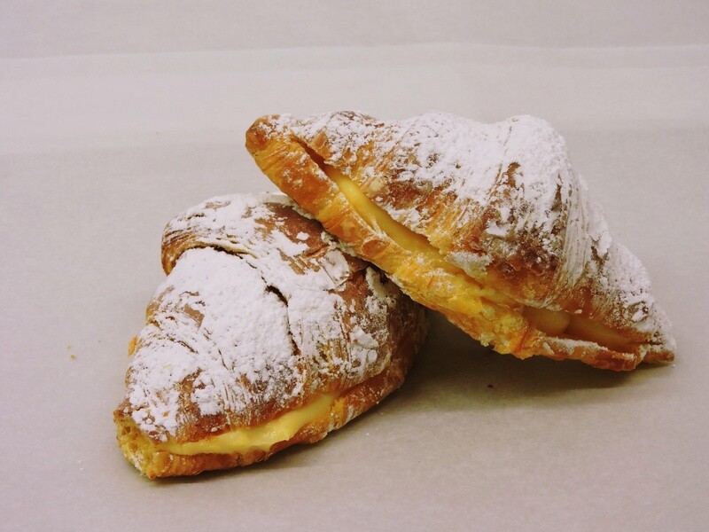 Croissant met pudding