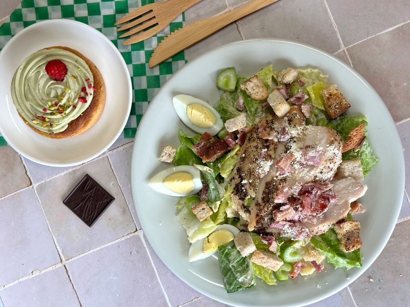 Salade repas césar au poulet