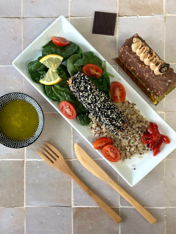 Salade repas saumon sésame
