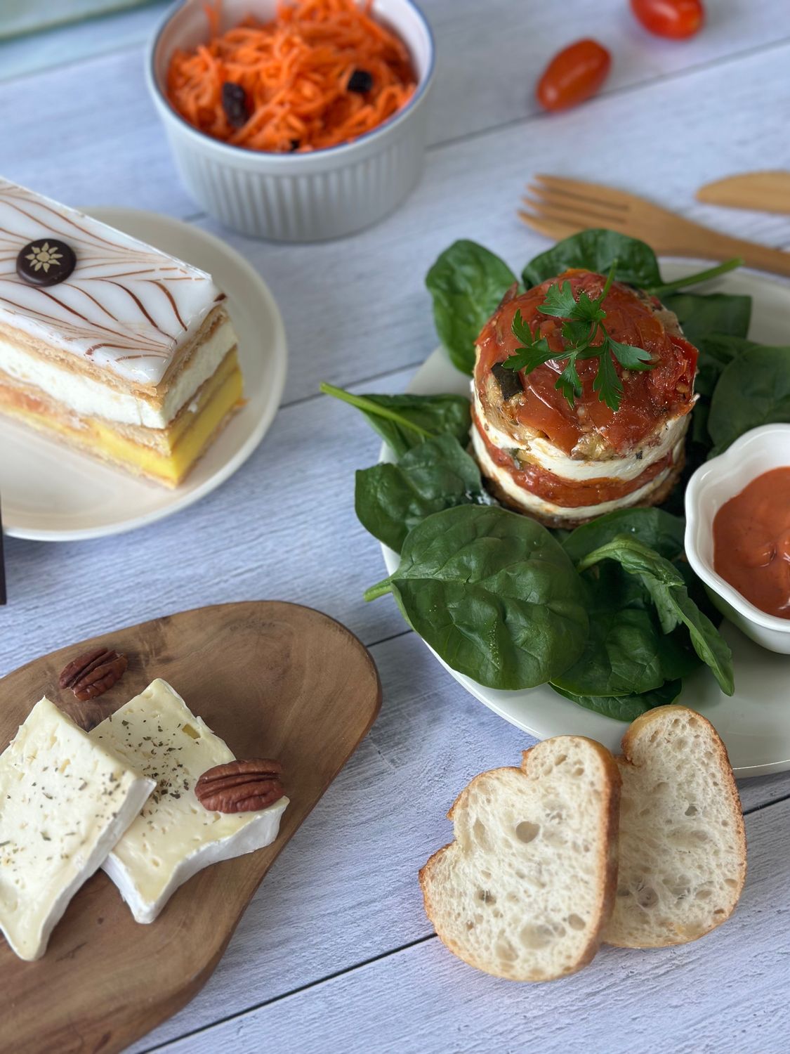 Plateau repas mille-feuille chèvre et légumes