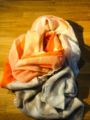 Sjaal oranje/beige/wit